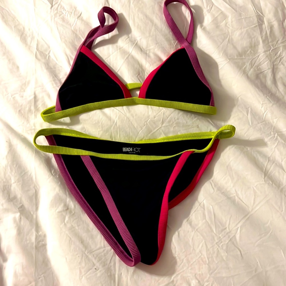 Beach riot bikini size medium